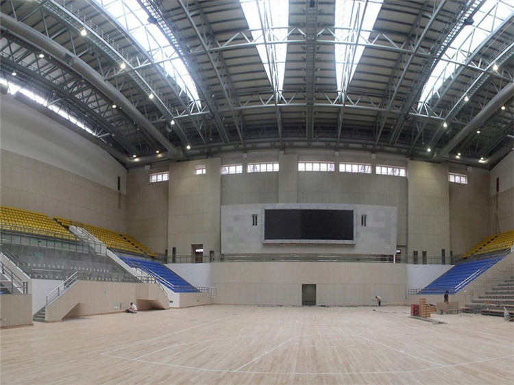 克孜勒苏柯尔克孜体育委员会运动场